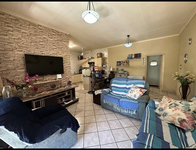 1 BEDROOM TOWNHOUSE FOR SALE IN WATERVAL EAST
